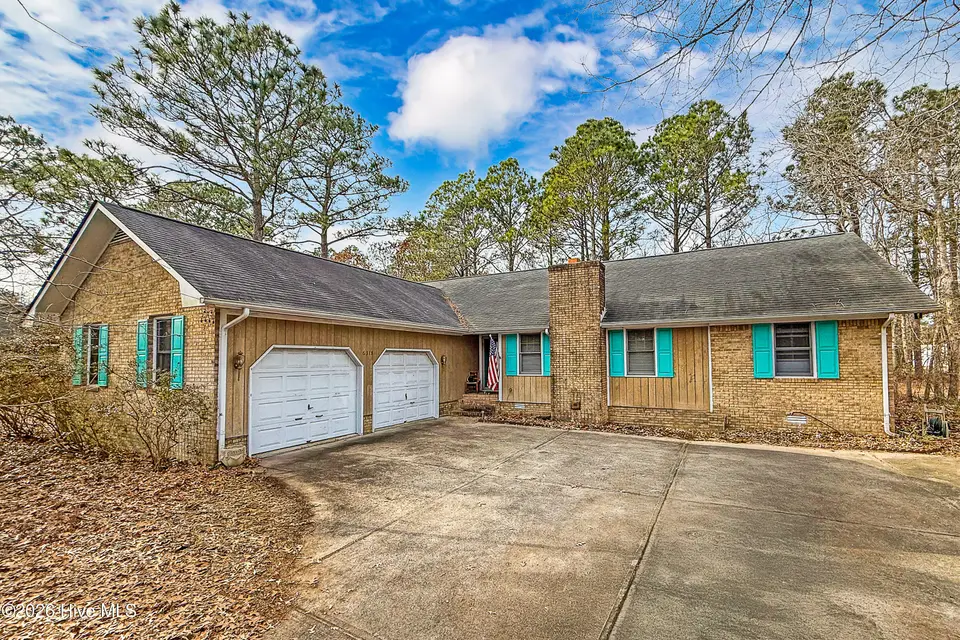 6318 Albatross Drive, New Bern, NC 28560 – photo 1 of 30: 6318 Albatross Drive