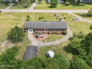 6762 River Road, Washington, NC 27889 — 3-bedroom home in Country Club Hills, Washington, NC, photo 14 of 55: 15-web-or-mls-DJI_20260819121044_0026_D