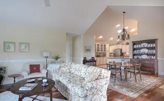 109 W Chelsea Court, Southern Pines, NC 28387 – photo 14: IMG_5065