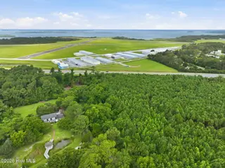 202 Mason Lane, Beaufort, NC 28516 – photo 7: 6-web-or-mls-202 Mason 004_edit