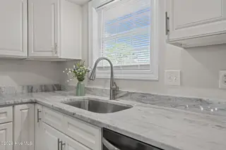 707 Plantation Drive, New Bern, NC 28562 – photo 13: 32-web-or-mls-DSC_2711