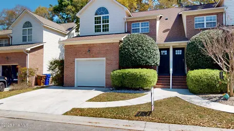110 Lighthouse Dr, Carolina Beach