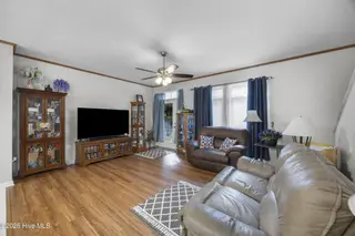 6079 Bell Williams Road, Currie, NC 28435 — 3-bedroom home, Currie, NC, photo 8 of 57: 8_living room