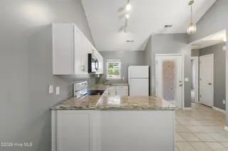 3004 Lauren Place Drive Apt 101, Wilmington, NC 28405 – photo 7