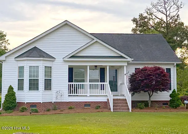 125 Trails End Lane, Whiteville, NC 28472 – photo 1 of 34: Front