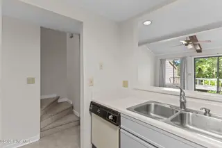 231 Saint Luke Court, Wilmington, NC 28409 — 2-bedroom waterfront townhome in Caneel Cove, Wilmington, NC, photo 14 of 38: 40-web-or-mls-BTS02071