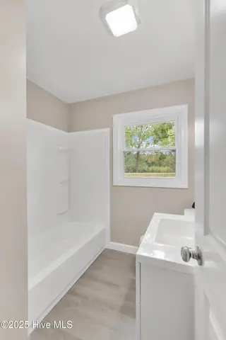 175 Kellumtown Road, Hubert, NC 28539 — 3-bedroom home, Hubert, NC, photo 19 of 23: Bathroom