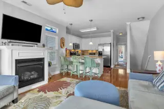 606 Tennessee Avenue 1, Carolina Beach, NC 28428 – photo 10: Living Room 3