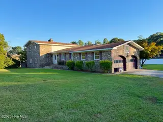 99 W Cornwallis Road, Riegelwood, NC 28456 — 4-bedroom home in Riegelwood, Riegelwood, NC, photo 4 of 36: IMG_9918