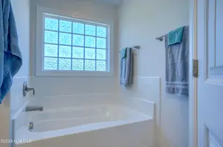 326 Lonesome Dove Court, Maysville, NC 28555 — 4-bedroom home in Village Creek, Maysville, NC, photo 21 of 40: 326 Lonesome Dove - Interior_15