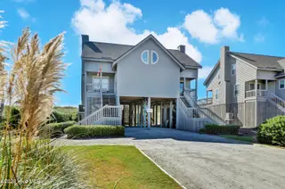 2105 Ocean Boulevard B, Topsail Beach, NC 28445 — 2-bedroom condo in Serenity Point, Topsail Beach, NC, photo 5 of 36: Shared Driveway