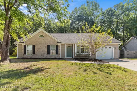 182 Raintree Cir, Jacksonville