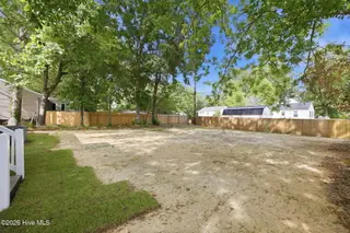910 Simmons Street, New Bern, NC 28560 – photo 20: 22-web-or-mls-0C0A5129