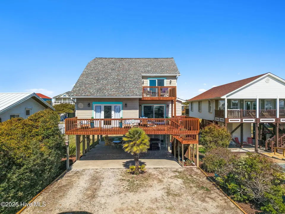 1622 E Beach Drive, Oak Island, NC 28465 – photo 1 of 43: 2-web-or-mls-cammediallc.com-09