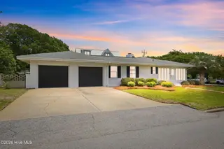 2112 Evans Street, Morehead City, NC 28557 – photo 7: 1-web-or-mls-2112 Evans St - Sherri Satt