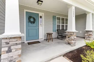 1004 Lendy Drive, Greenville, NC 27858 – photo 3: 7-web-or-mls-IMG_8460RE
