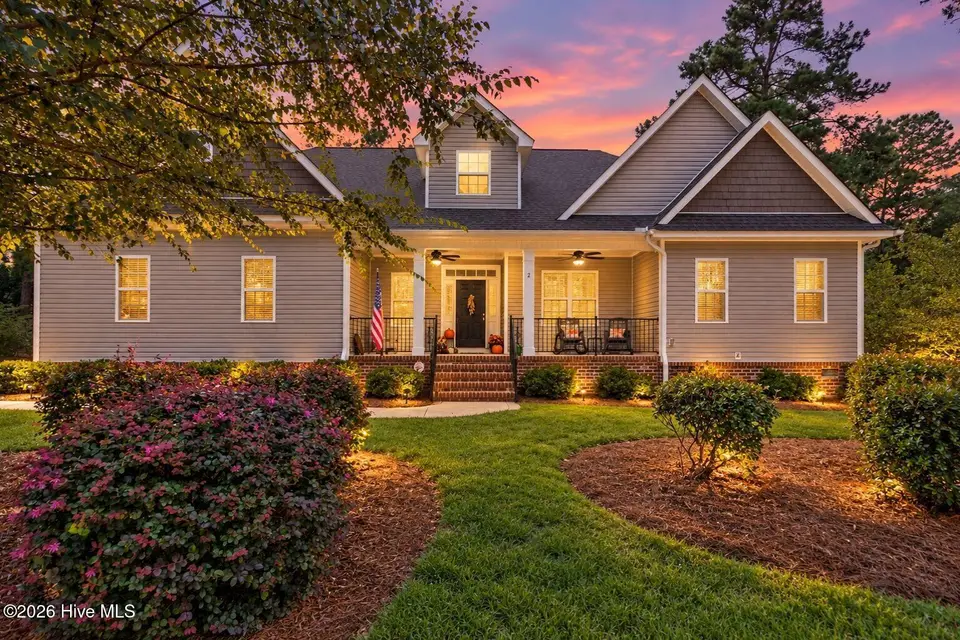 2 Macon Lane, Pinehurst, NC 28374 — 3-bedroom home in Pinehurst No. 6, Pinehurst, NC, photo 1 of 46: 1-web-or-mls-IMG_4185_TW