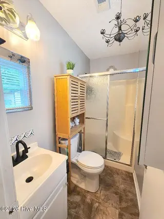102 Fox Run Circle, Greenville, NC 27858 – photo 14: masterbath