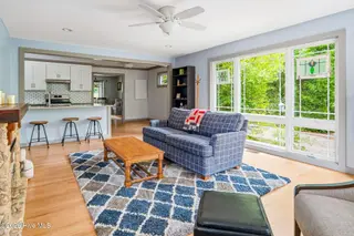 1302 Crest Drive, Aberdeen, NC 28315 – photo 5: Living Room