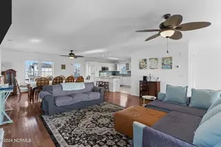 122 Quinton Street, Holden Beach, NC 28462 — 3-bedroom home in Holden Beach, Holden Beach, NC, photo 11 of 54: 29-web-or-mls-BTS09130