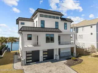 208 Radio Island Road, Morehead City, NC 28557 — 4-bedroom home in Tide Lines, Morehead City, NC, photo 2 of 62: 208 Radio Island Rd