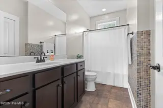 1213 Daisy Court, Holly Ridge, NC 28445 — 3-bedroom home in Neighborhoods of Holly Ridge, Holly Ridge, NC, photo 20 of 36: daisy-20