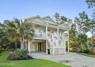 148 NW 4th Street, Oak Island, NC 28465 – photo 3: 148 NW 4th St