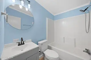 211 Pond Road, Rocky Point, NC 28457 – photo 16: 19_bathroom