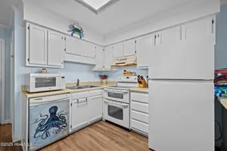 301 Commerce Way 142, Atlantic Beach, NC 28512 – photo 5: 5-web-or-mls-1S3A5318