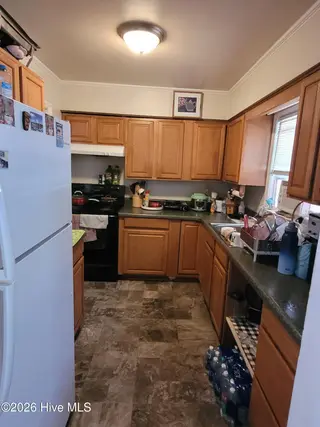 5027 Oleander Drive, Wilmington, NC 28403 – photo 6: 20260309_122703