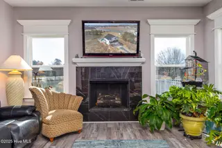 456 Pointe Vista Drive, Elizabeth City, NC 27909 – photo 11: 06-456 Pointe Vista - Living Room-3