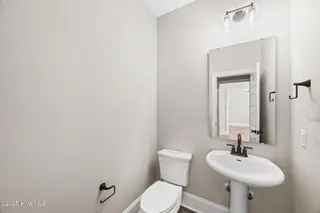 2412 Starling Lane, New Bern, NC 28562 – photo 5: Half Bath