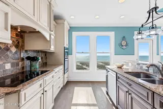 563 Ocean Boulevard W, Holden Beach, NC 28462 – photo 23: 563 Ocean Blvd West