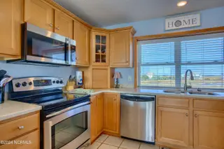 2362 New River Inlet Road, North Topsail Beach, NC 28460 – photo 22: 2362 New River Inlet Road - Interiors -