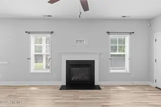 302 First Post Road, Jacksonville, NC 28546 — 4-bedroom home in Towne Pointe, Jacksonville, NC, photo 15 of 38: Family Room