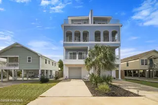 313 Birmingham Avenue Unit 1, Carolina Beach, NC 28428 — 3-bedroom townhome, Carolina Beach, NC, photo 2 of 66: 4-web-or-mls-GRAE_313 Birmingham Ave 1-4