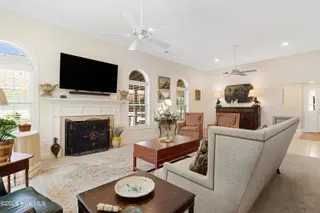 203 Brandywine Place Drive, Morehead City, NC 28557 – photo 6: Living room