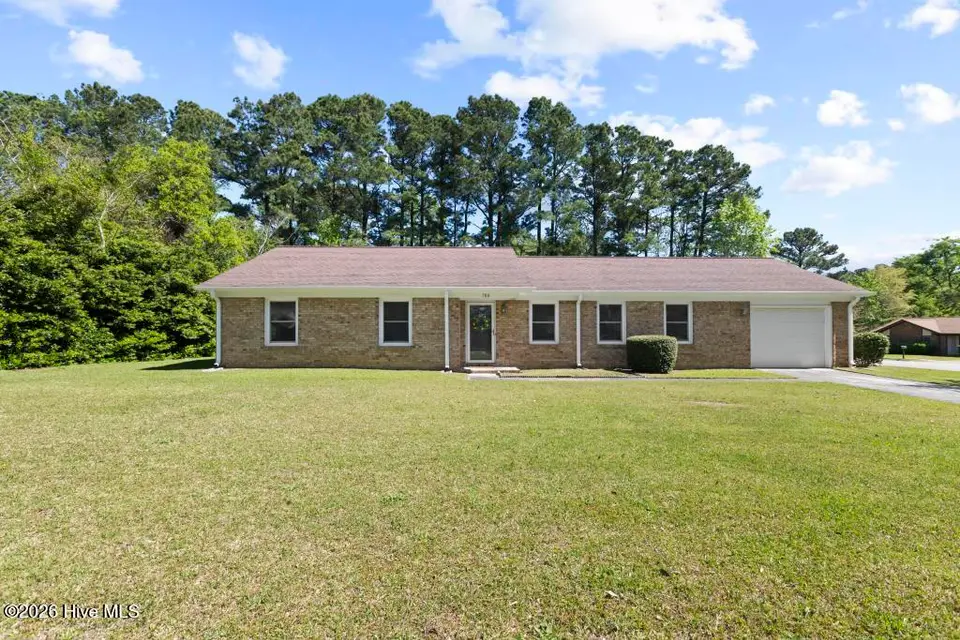 700 Shadowridge Road, Jacksonville, NC 28546 – photo 1 of 33: 425A5029