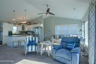 20 Porpoise Place, North Topsail Beach, NC 28460 – photo 4: 20 Porpoise Place - Interiors_24