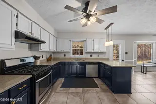 400 Carolina Pines Boulevard, New Bern, NC 28560 – photo 9: Open Kitchen