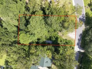 621 Vale Drive, Wilmington, NC 28411 – photo 8: 7-web-or-mls-DJI_20260909120707_0596_D c