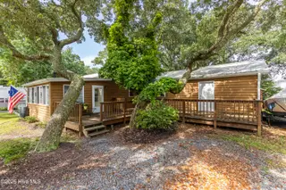 105 NW 7th Street, Oak Island, NC 28465 – photo 4