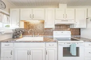 187 Mullens Drive, Harkers Island, NC 28531 – photo 19: Kitchen