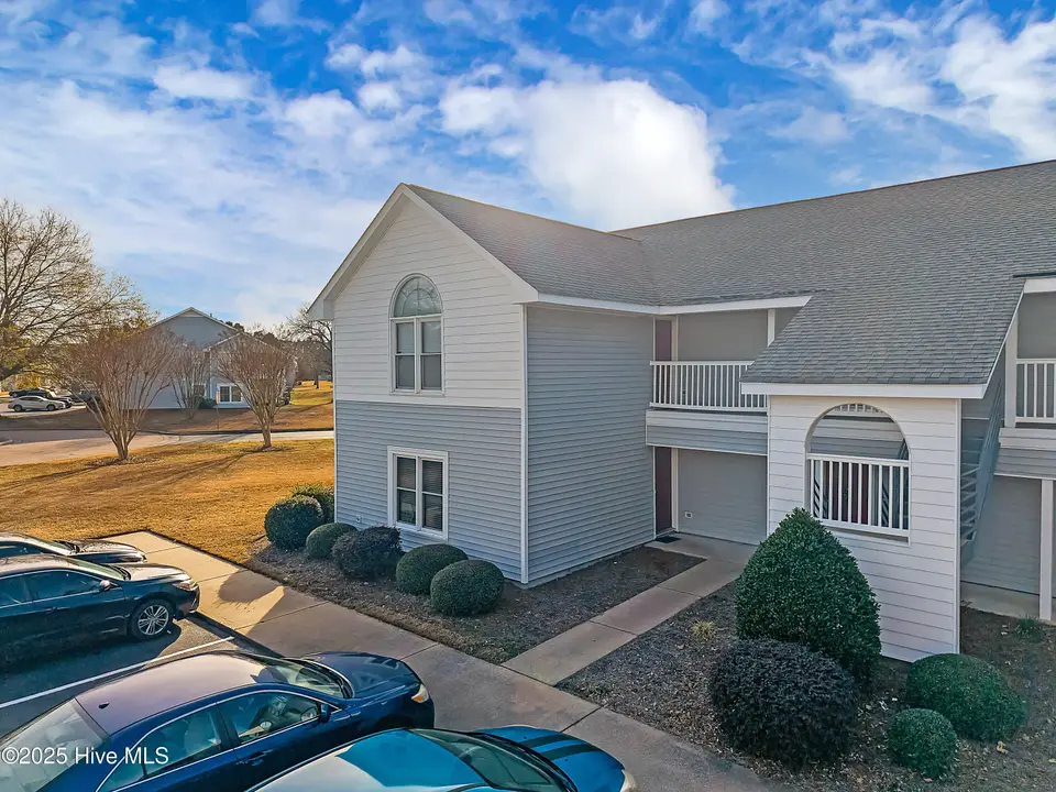 116 W Victoria Court A, Greenville, NC 27834 – photo 1 of 21: 116 W Victoria Court A