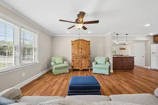 1035 W Saint James Street, Tarboro, NC 27886 – photo 7: Living Room