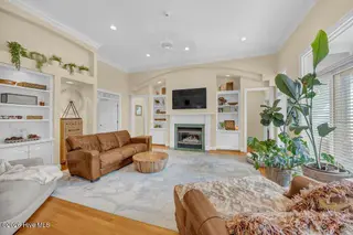 1907 Pembroke Jones Drive, Wilmington, NC 28405 — 4-bedroom home in Landfall, Wilmington, NC, photo 9 of 49: 005_img_1265_104