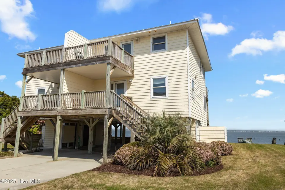 2506 Emerald Drive E, Emerald Isle, NC 28594 – photo 1 of 52: 3-web-or-mls-1S3A6688