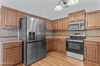138 Watersfield Road, Leland, NC 28451 – photo 14: ktichen 6