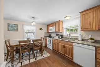 7108 Carolina Beach Road, Wilmington, NC 28412 – photo 15: 31_dining area