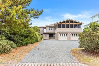 411 S Anderson Boulevard, Topsail Beach, NC 28445 — 3-bedroom home in Topsail Inlet Terrace, Topsail Beach, NC, photo 7 of 53: 001_411_s_anderson_blvd-01_680